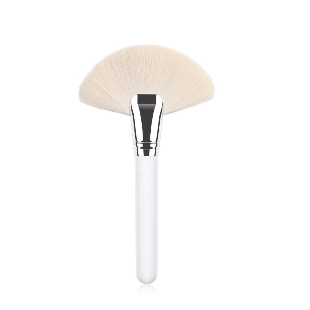 Wood Handle Natural Bristles Fan Highlight Blusher Makeup Brush